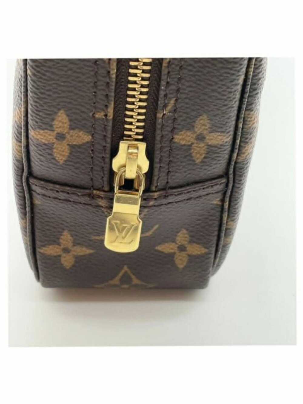 Authentic Louis Vuitton Trousse Toilette 23 Monogram Canvas Cosmetic Pouch - Picture 9 of 16